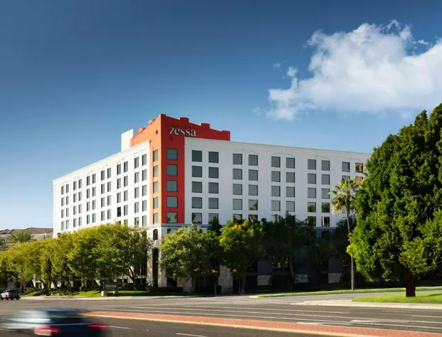 Hotel Zessa Orange County Airport, a DoubleTree by Hilton hotel detail image 2