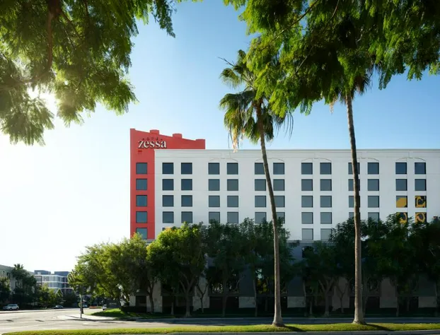 Hotel Zessa Orange County Airport, a DoubleTree by Hilton hotel detail image 1