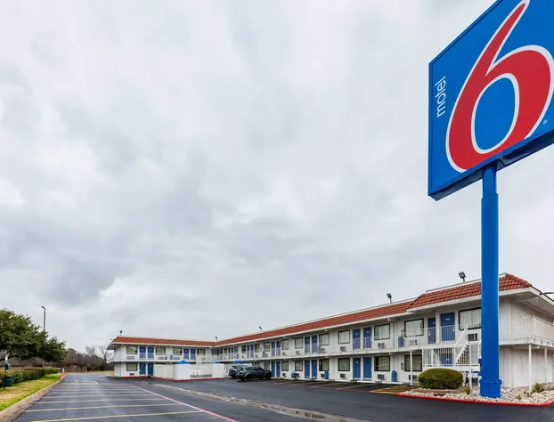 Motel 6 North Richland Hills, TX hotel detail image 2