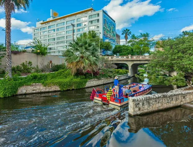El Tropicano Riverwalk hotel detail image 3