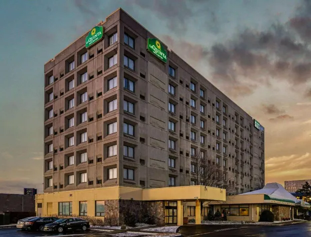 La Quinta Inn & Suites by Wyndham New Haven hotel detail image 2