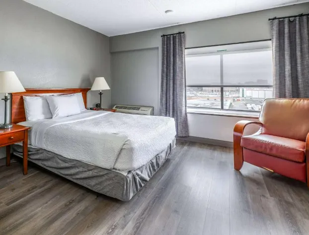 La Quinta Inn & Suites by Wyndham New Haven hotel detail image 4