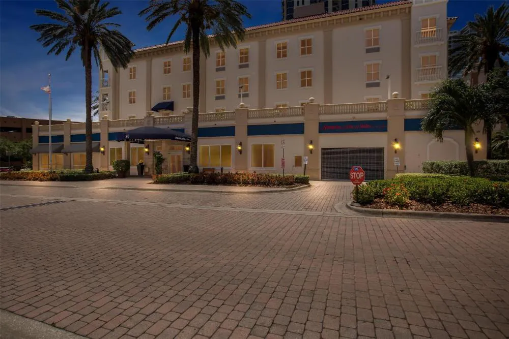 Hampton Inn & Suites St. Petersburg/Downtown hotel hero