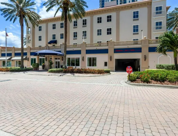 Hampton Inn & Suites St. Petersburg/Downtown hotel detail image 1