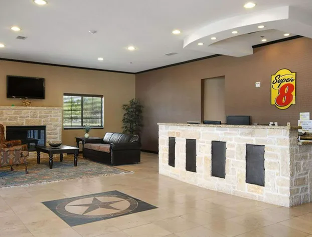 Super 8 by Wyndham Stephenville hotel detail image 3