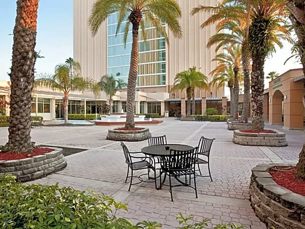 DoubleTree by Hilton at the Entrance to Universal Orlando hotel hero
