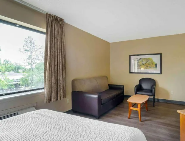 Extended Stay America Select Suites Tampa Airport Memorial hotel detail image 1