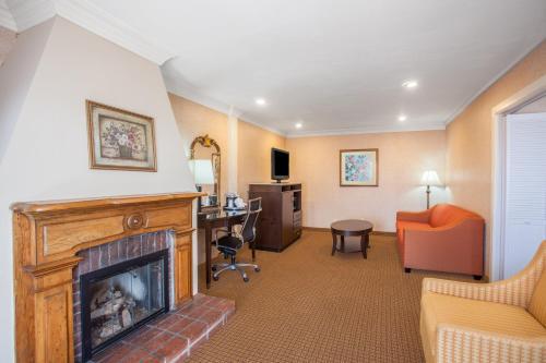 Holiday Inn Laguna Beach, an IHG Hotel hotel detail image 4