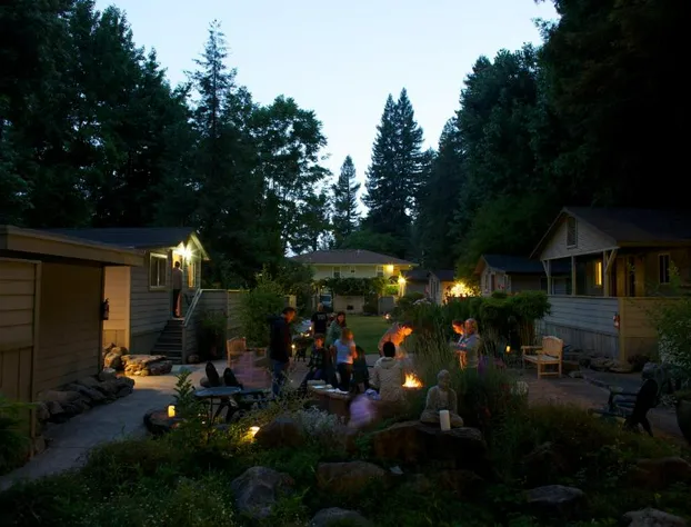 Cottages on River Road hotel detail image 4