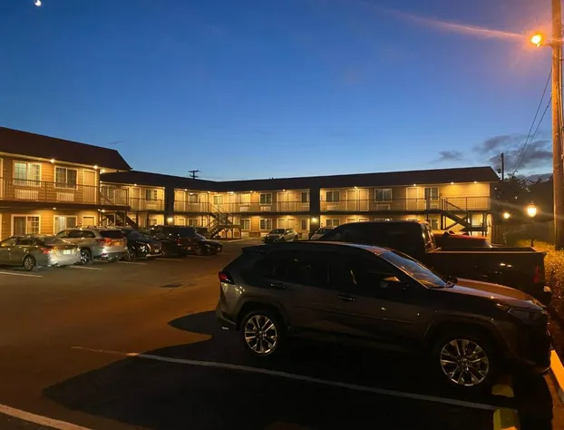 Days Inn by Wyndham Newport OR hotel detail image 1