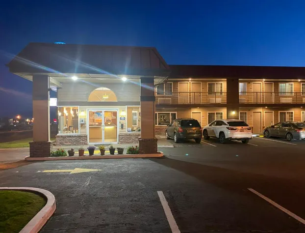 Days Inn by Wyndham Newport OR hotel detail image 4