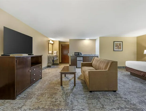 Best Western Plus Prairie Inn hotel detail image 3