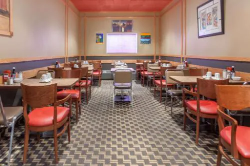 Howard Johnson by Wyndham Winnipeg West hotel detail image 4