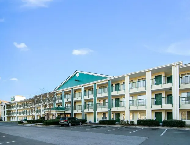 Suburban Studios Durham-Raleigh hotel detail image 1