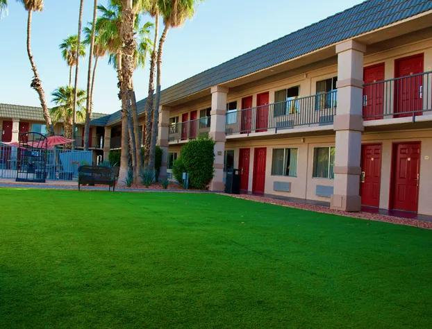 Ramada by Wyndham Yuma hotel detail image 1