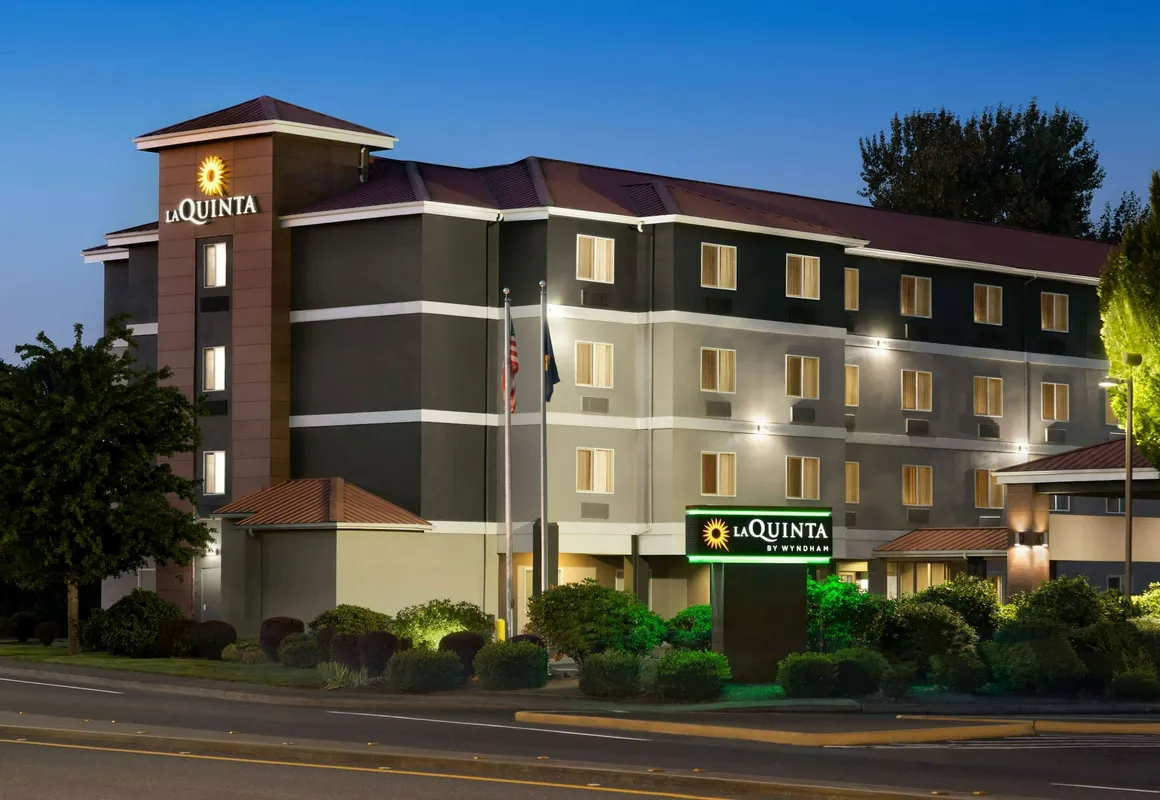 La Quinta Inn & Suites by Wyndham Salem OR hotel hero