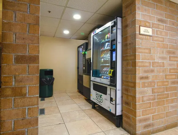 Tulsa Square Hotel Central, I-44 By OYO hotel detail image 3