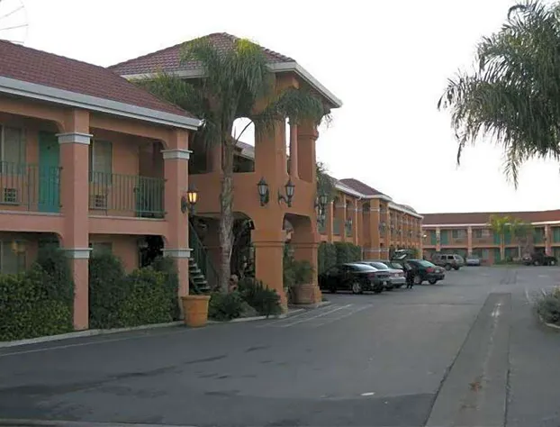 Merced Inn and Suites hotel detail image 3