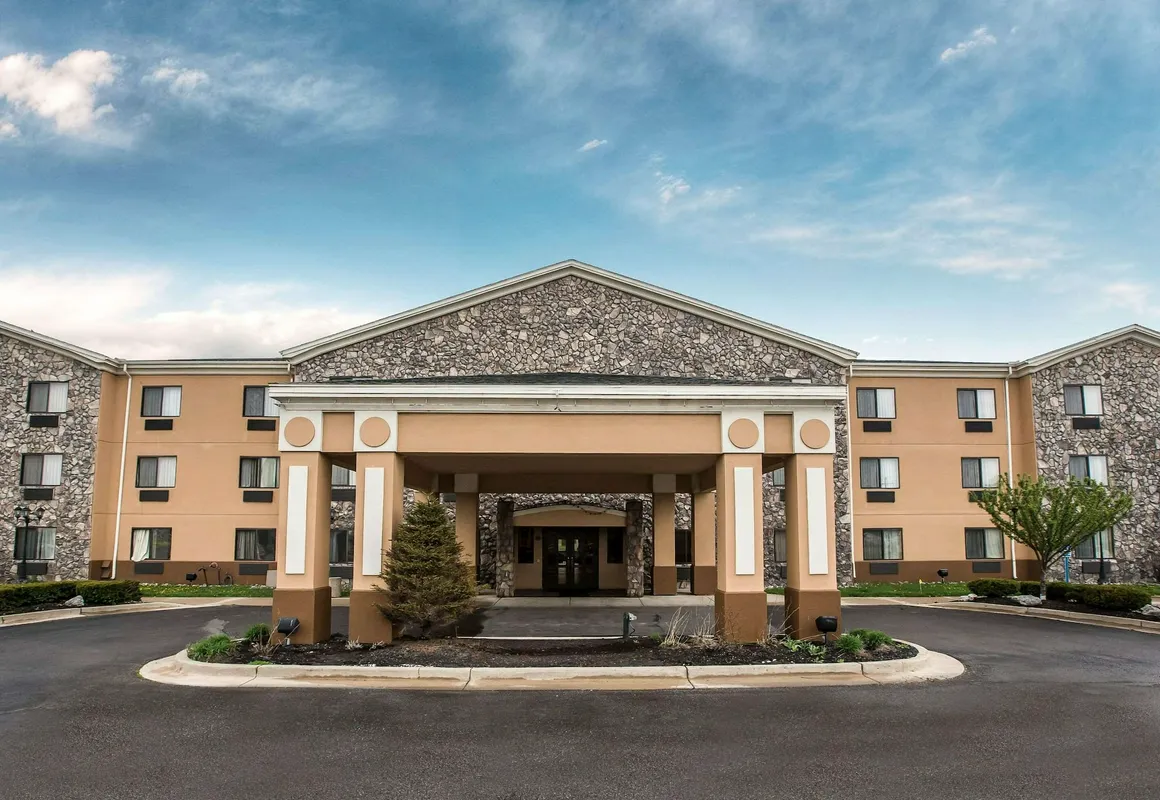 Econo Lodge Inn & Suites Monroe hotel hero