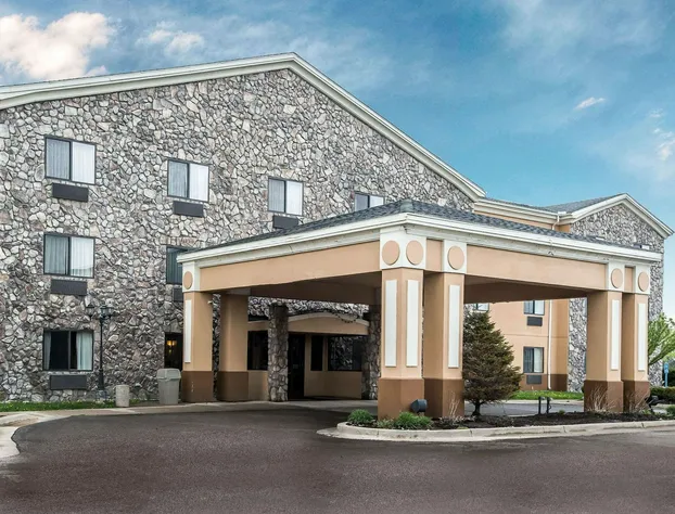 Econo Lodge Inn & Suites Monroe hotel detail image 1