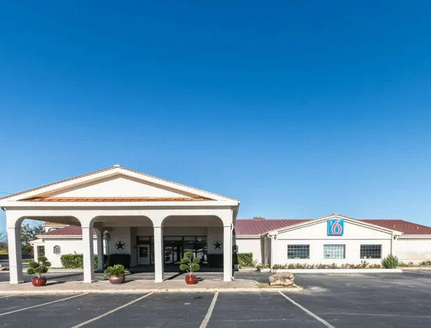 Motel 6 Stephenville, TX hotel detail image 2