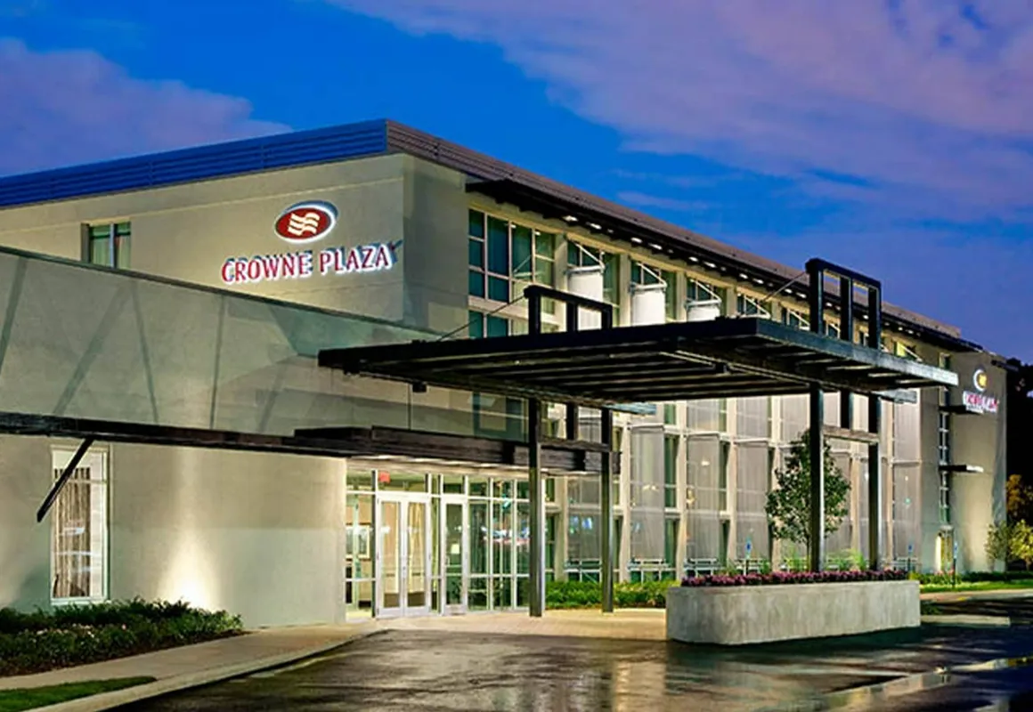 Crowne Plaza Lombard Downers Grove by IHG hotel hero
