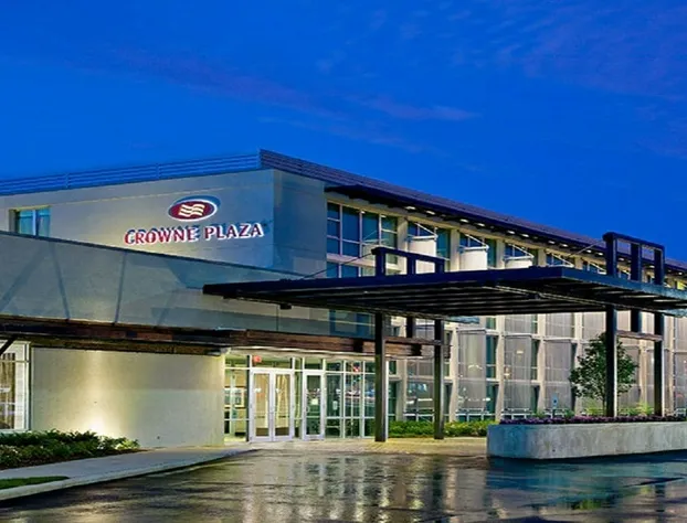 Crowne Plaza Lombard Downers Grove by IHG hotel detail image 1