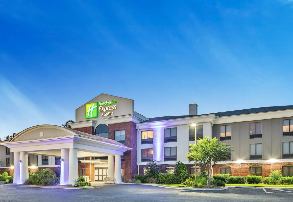 Holiday Inn Express & Suites Hardeeville - Hilton Head by IHG hotel hero