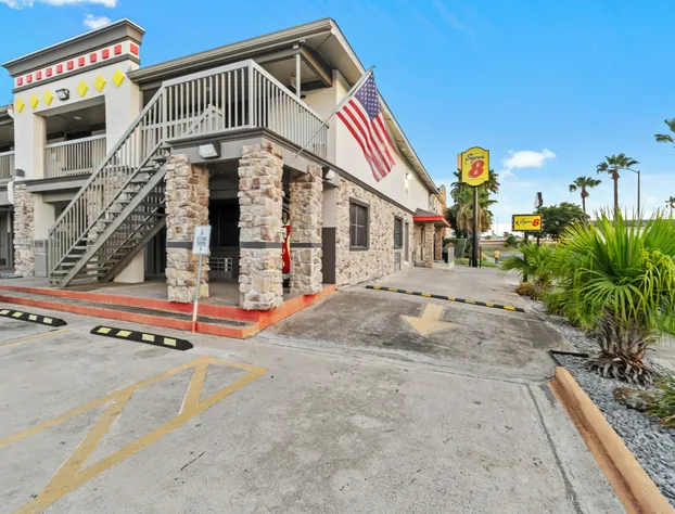 Super 8 Wyndham McAllen Downtown- City Center-Plaza Mall-Airport hotel detail image 1