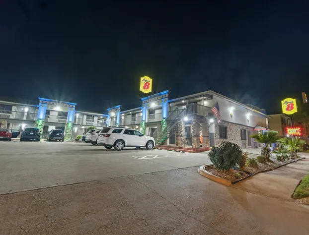 Super 8 Wyndham McAllen Downtown- City Center-Plaza Mall-Airport hotel detail image 2