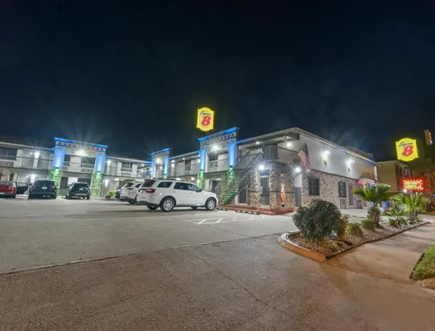 Super 8 Wyndham McAllen Downtown- City Center-Plaza Mall-Airport hotel detail image 2