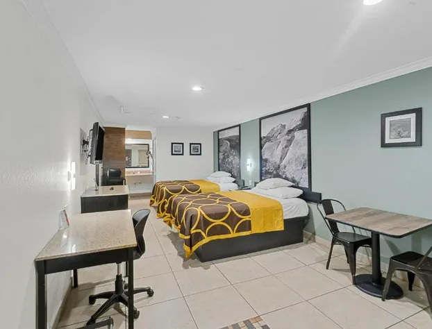 Super 8 Wyndham McAllen Downtown- City Center-Plaza Mall-Airport hotel detail image 4