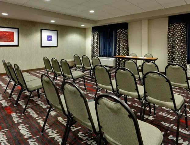 Holiday Inn Express Hotel & Suites York NE - Market by IHG hotel detail image 3