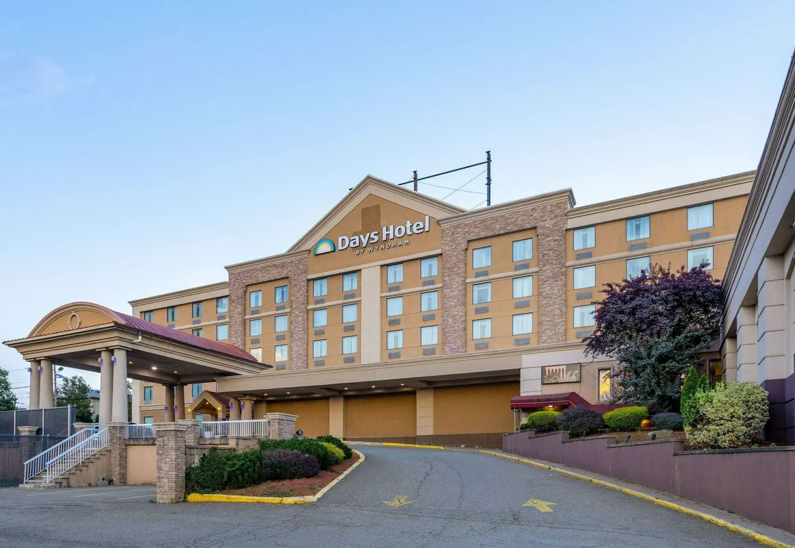 Days Hotel by Wyndham North Bergen /NYC Area hotel hero