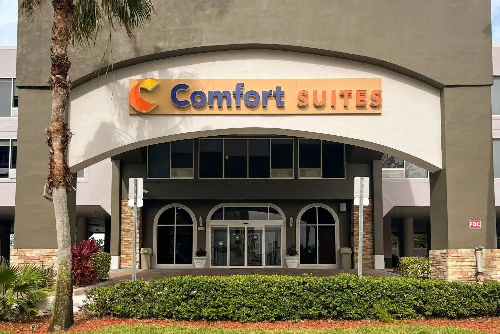 Comfort Suites Clearwater - Dunedin hotel hero