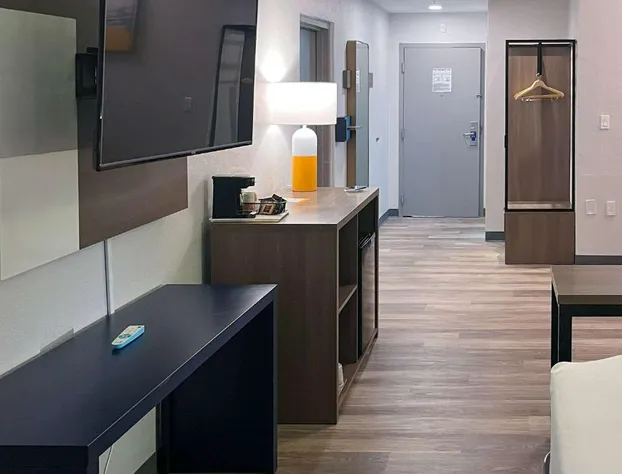 Comfort Suites Clearwater - Dunedin hotel detail image 4