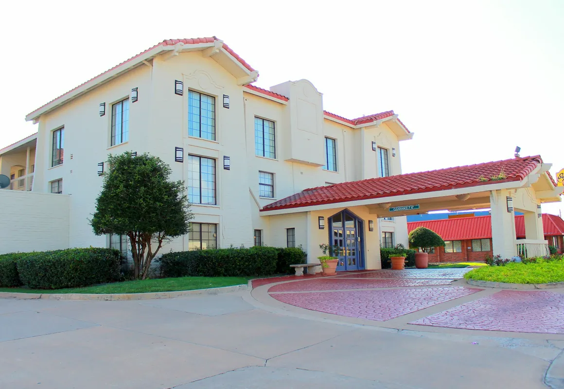 Baymont by Wyndham Tulsa Broken Arrow hotel hero