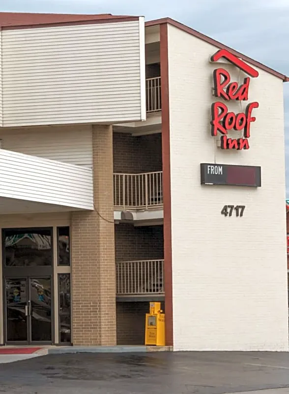 Red Roof Inn Tulsa hotel hero