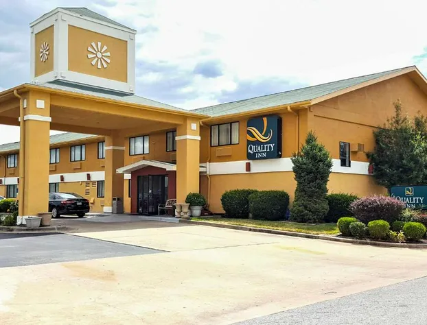 Quality Inn Ozark-Springfield South hotel detail image 1