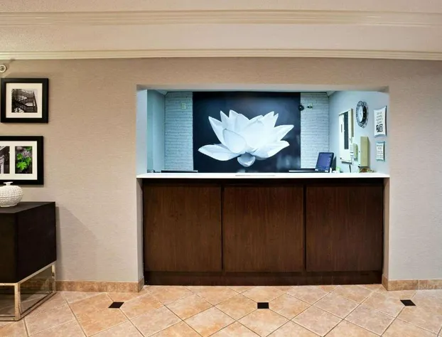 La Quinta Inn & Suites by Wyndham Cleveland Macedonia hotel detail image 2