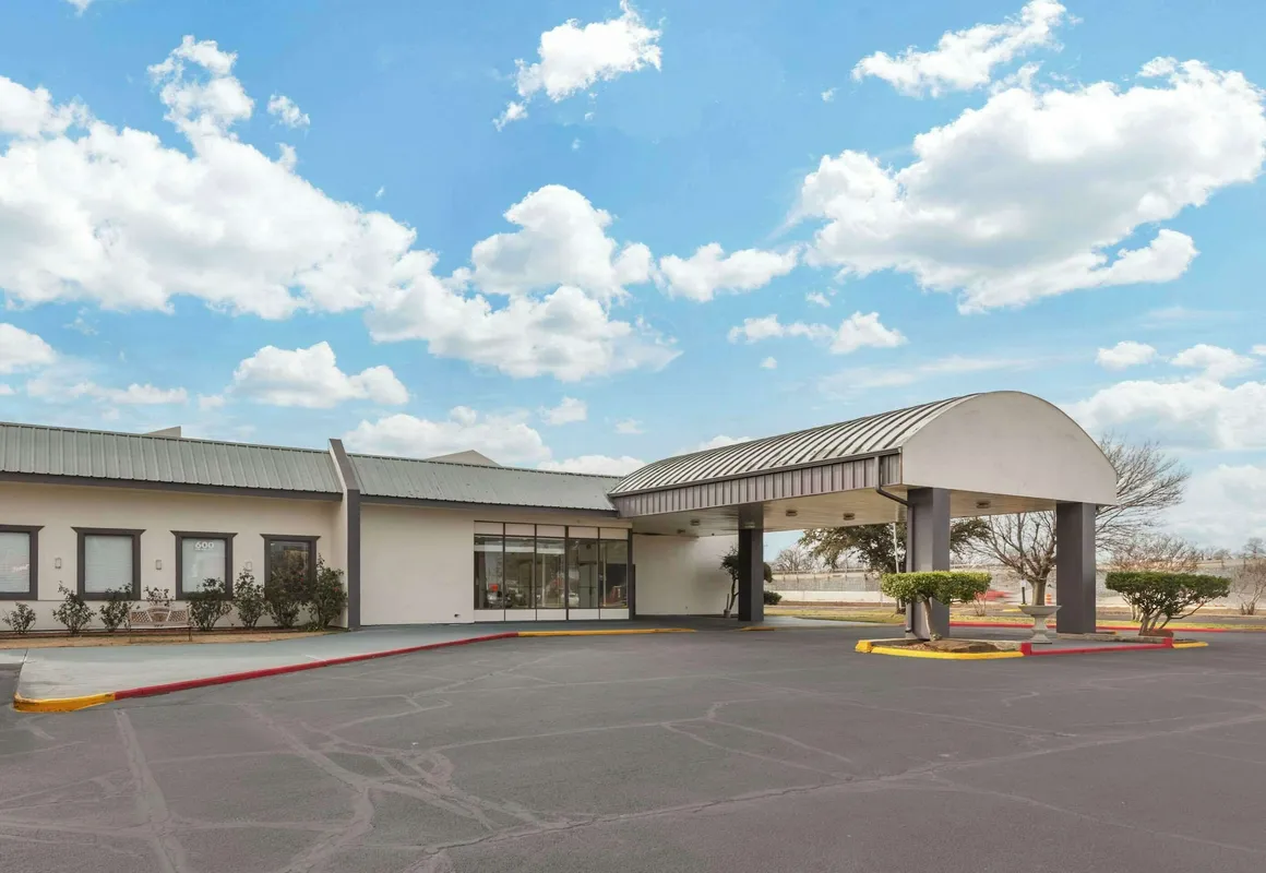 Quality Inn Gainesville hotel hero