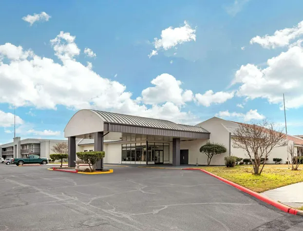 Quality Inn Gainesville hotel detail image 2