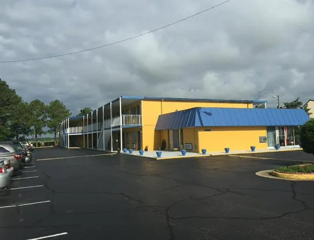 Belmont Inn & Suites hotel detail image 2