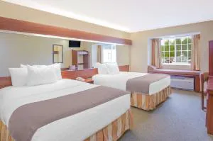 Microtel Inn & Suites by Wyndham Gassaway/Sutton hotel detail image 1