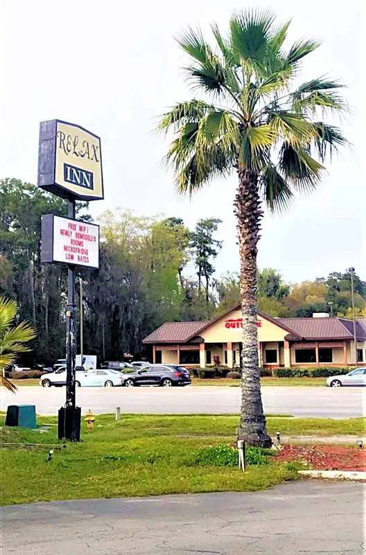 Relax Inn hotel hero