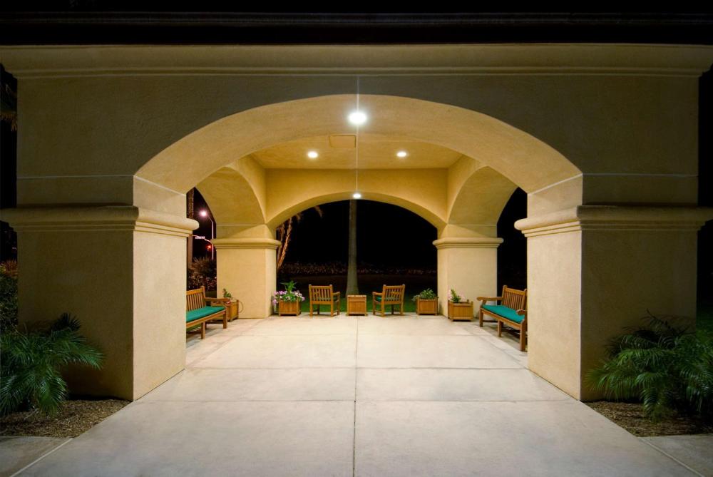 Hilton Garden Inn Carlsbad Beach hotel hero