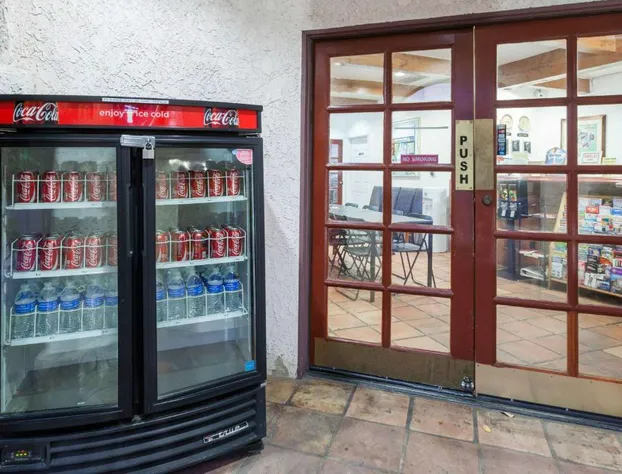 Days Inn by Wyndham Castaic Six Flags Magic Mountain hotel detail image 3