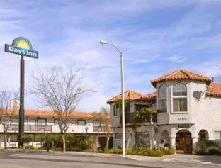 Days Inn by Wyndham Castaic Six Flags Magic Mountain hotel detail image 1