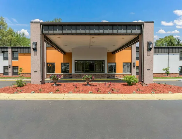 Quality Inn & Suites hotel detail image 2