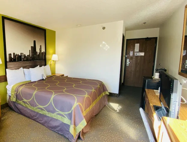 Super 8 by Wyndham Mokena/Frankfort /I-80 hotel detail image 4